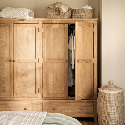Quad Wardrobe