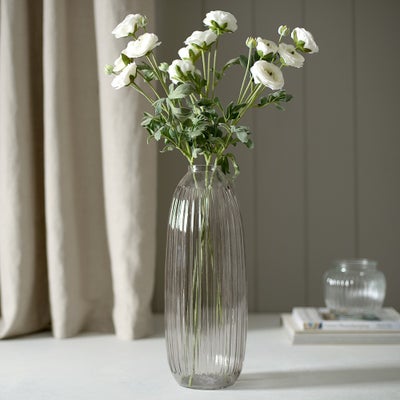 Ranunculus Spray White