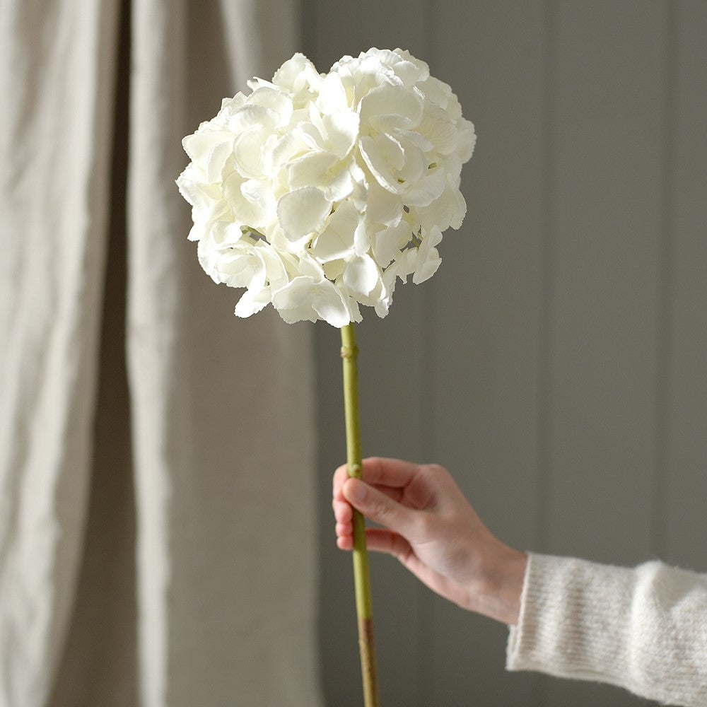 Hydrangea Short Stem White - The Cotswold Company Hydrangea Short Stem White - The Cotswold Company