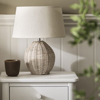 Rattan Medium Table Lamp