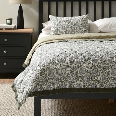 Velvet Trimmed Floral Extra Large Bedspread Green