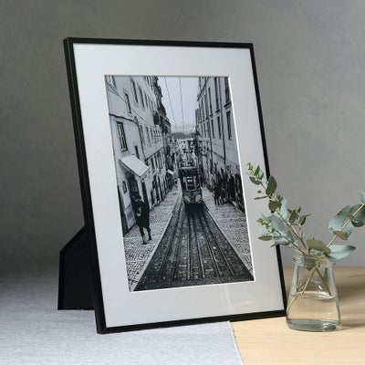 Fine Black Metal Photo Frame 8x10'