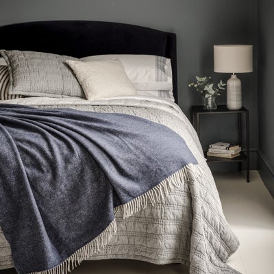 Midnight Velvet Kingsize Upholstered Bed