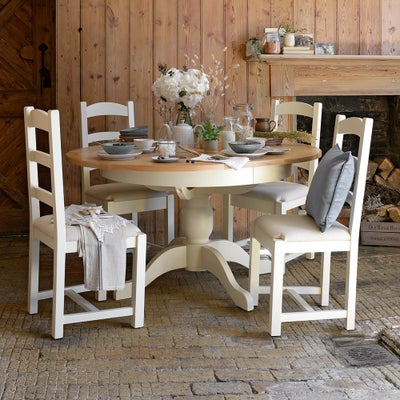 4-6 Seater Round Extending Table