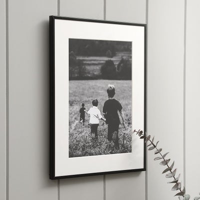 Fine Black Metal Photo Frame A4