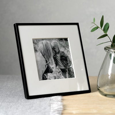 Fine Black Metal Photo Frame 4x4"