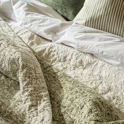 Reversible Dandelion Bedspread